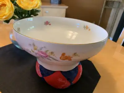 VINTAGE ILMENAU GRAF V. HENNEBERG LARGE PORCELAIN BOWL {GERMANY}, View more