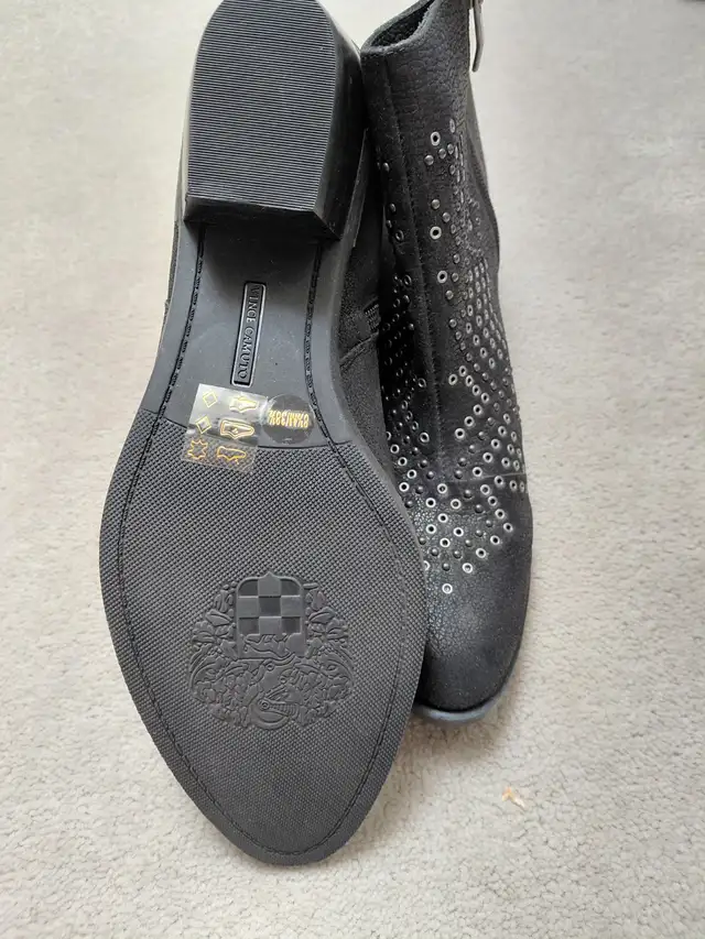 Vince Camuto Women's NEW Black Booties zipper & metal accents in Women's - Shoes in Calgary - Image 5