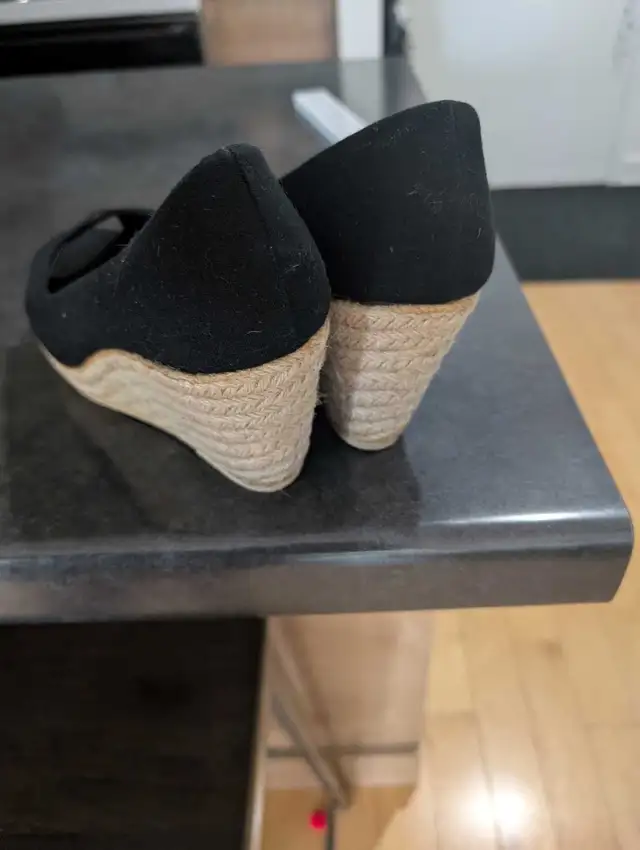 Women's shoes in Women's - Shoes in City of Montréal - Image 3