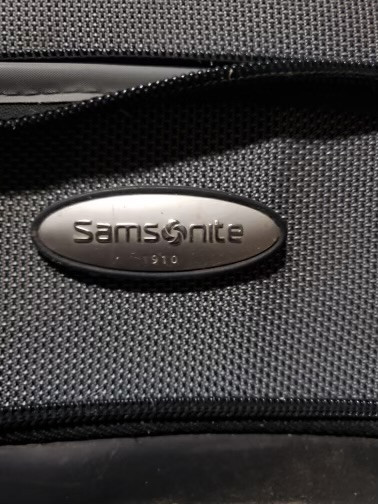 SAMSONITE Grey Soft side Luggage Large in Other in St. Albert - Image 3