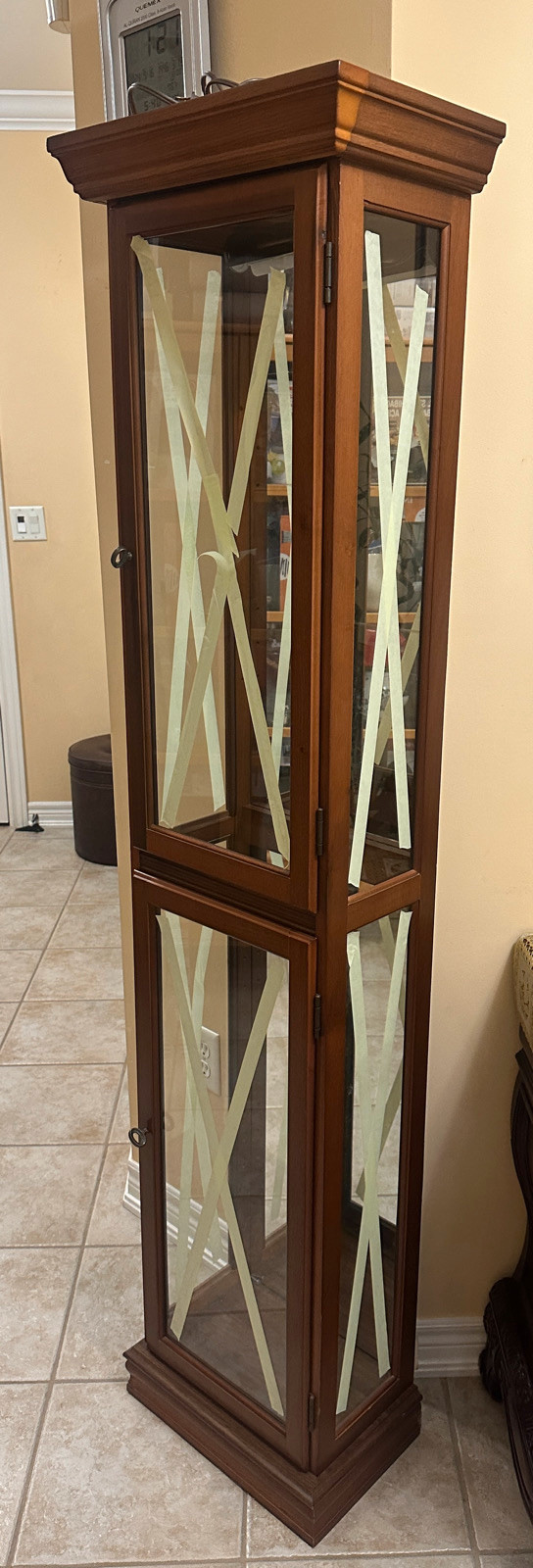 Display/Curio Cabinet,Vintage brown storage ottoman in Hutches & Display Cabinets in Mississauga / Peel Region
