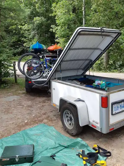 $2,400 OBO Wells Cargo MPT461 4' x 6' Aluminum Enclosed Multi-Purpose Utility/Camping Trailer + Dual...
