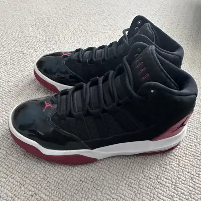 Jordan 11 Retro Little Flex Size 5.5, View more
