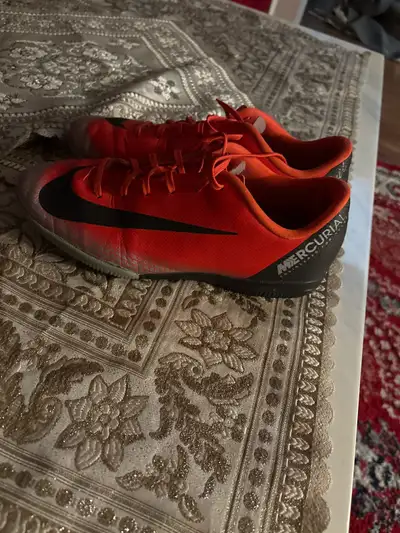 Nike Mercurial Vapor 12 Club CR7 IC, View more