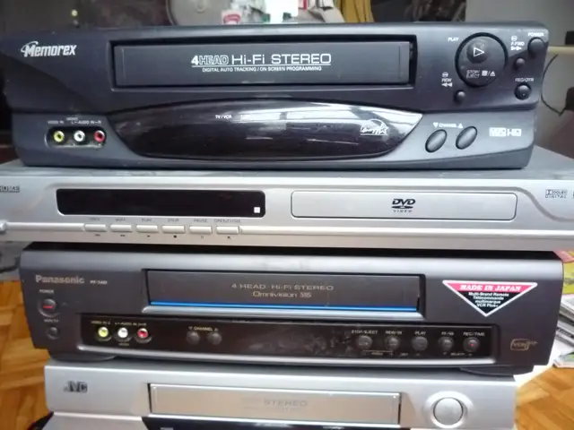 Gently used PIONEER Stereo Turntable & much more selling b130 in General Electronics in City of Toronto - Image 10