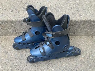 Hard shell inline skates - $35 Blue - 72mm wheels - size 6.5 womens These were a second pair and wer...