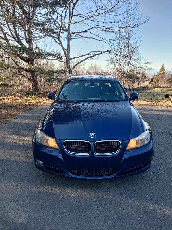 2011 BMW 3 Series 4dr Sdn 323i RWD in Cars & Trucks in Annapolis Valley - Image 2
