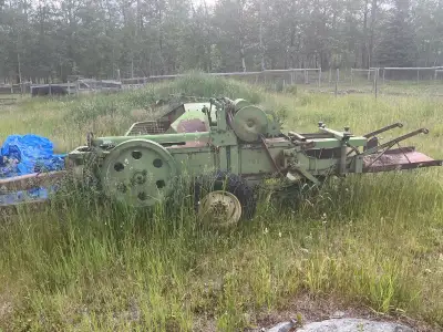 John Deer Square Baler, up to 60lbs bales, comes with a second square baler, exactly the same for sp...