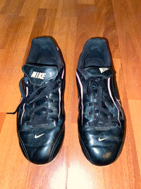 Used - Girl's Nike Soccer Cleats (Youth size 3)