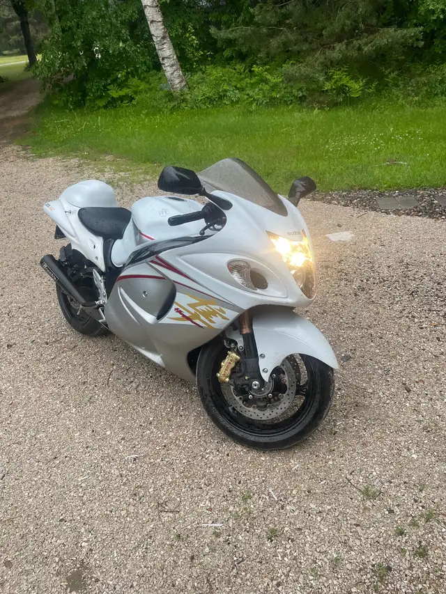 2015 White Suzuki Hayabusa Cert or b/o in Sport Bikes in Sudbury - Image 7