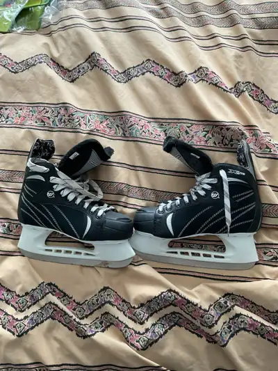 Winwell Boys skates size 8, View more