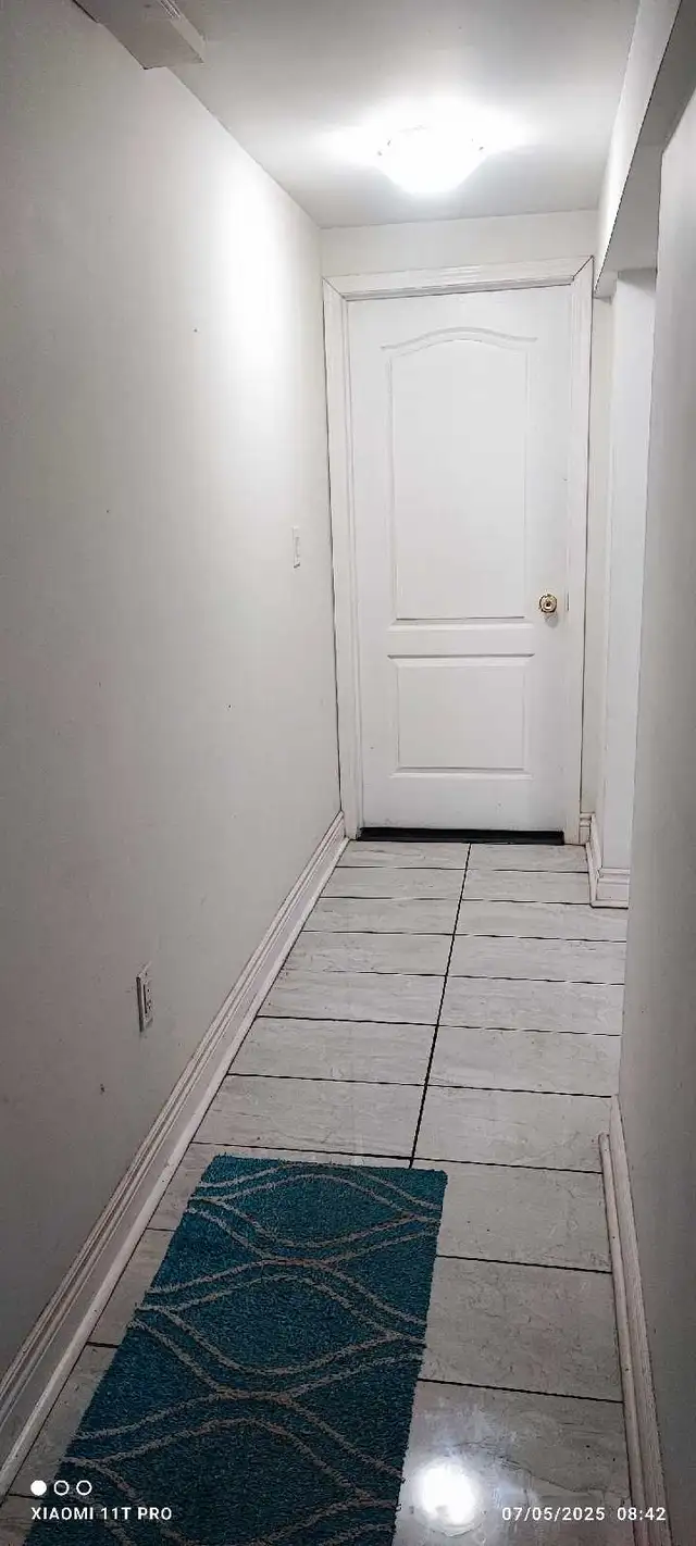 shared basement room for male or female63008313725699122