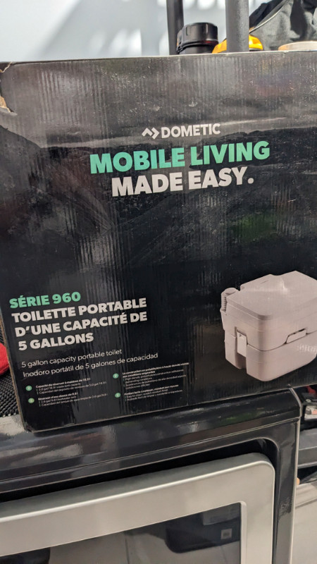 Camping Toilet for sale in Fishing, Camping & Outdoors in Gatineau