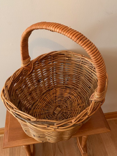 Wicker Baskets Vintage (2 different styles) in Home Décor & Accents in City of Halifax - Image 3