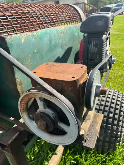 Gold sluce with 2inch hitch for behind a quad etc. just needs some air in the tires and a carb clean...