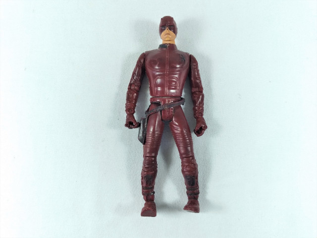 2002 ToyBiz Marvel Legends Series 3 Daredevil 6" Action Figure in Arts & Collectibles in Moncton