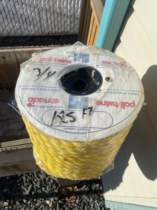 3/4  in. 125 feet roll yellow  rope new on  roll  in Other in Calgary - Image 4