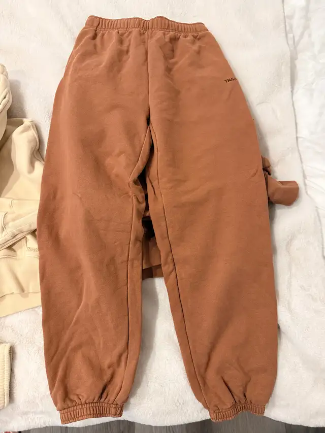 Aritzia TNA Sweatfleece in Women's - Tops & Outerwear in Edmonton - Image 7