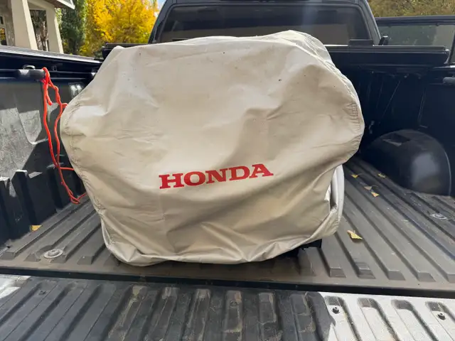 Honda EU3000is Inverter Generator – Only 5 Hours Use 