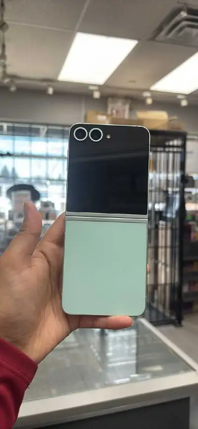 Z Flip 6 256GB Mint, View more