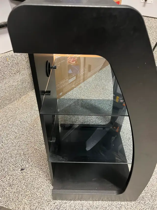 Tv media console in Video & TV Accessories in Calgary - Image 2
