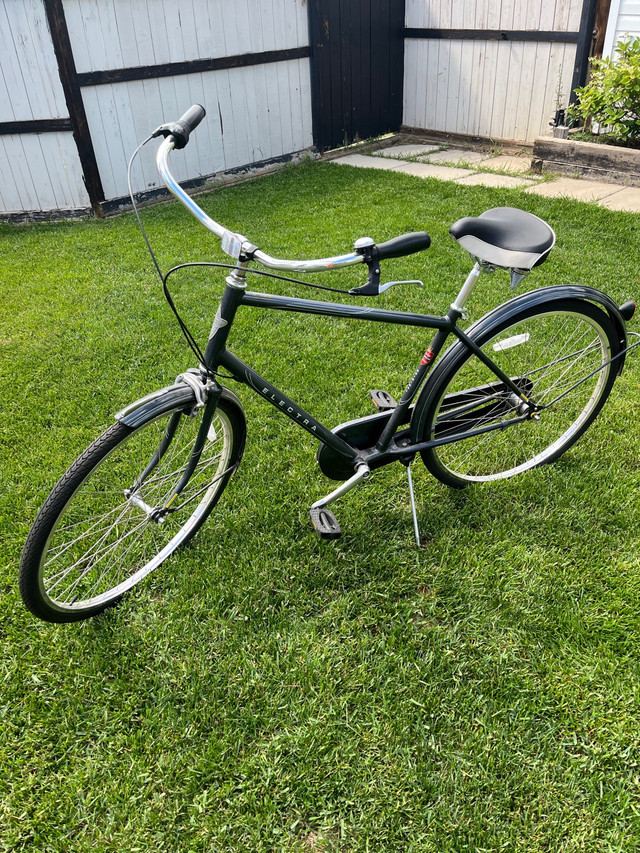 For sale.  in Cruiser, Commuter & Hybrid in Calgary - Image 2