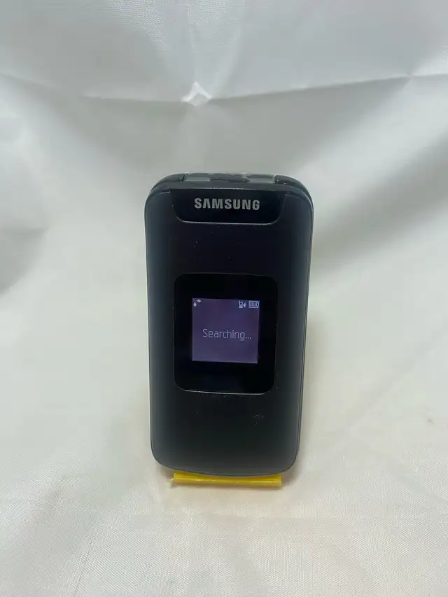 Samsung Entro flip phone cell phone (SPH-M270) in Cell Phones in Tricities/Pitt/Maple - Image 4