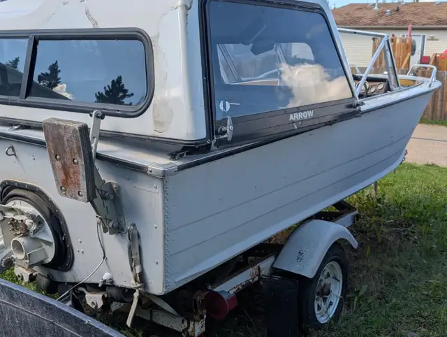 16' ALUMINUM BOAT WITH TRAILER in Powerboats & Motorboats in Edmonton - Image 6