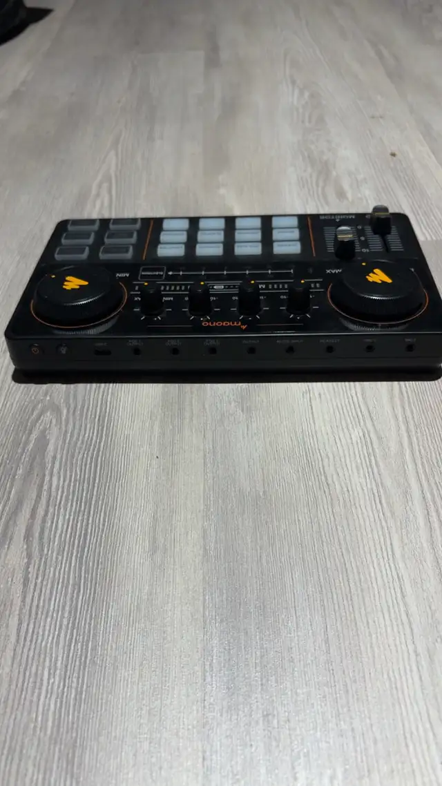 moanocaster65491784101633121