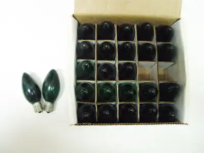 Box 25 Noma Colorbright C-9 Green Christmas Bulbs (Fort Erie), View more