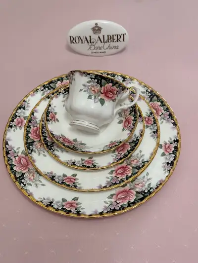 Beautiful Royal Albert Bone China 5 piece setting , View more