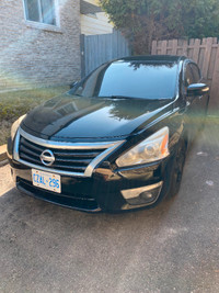 Nissan Altima 2014, Leather Seats, Rearview Camera, and More!