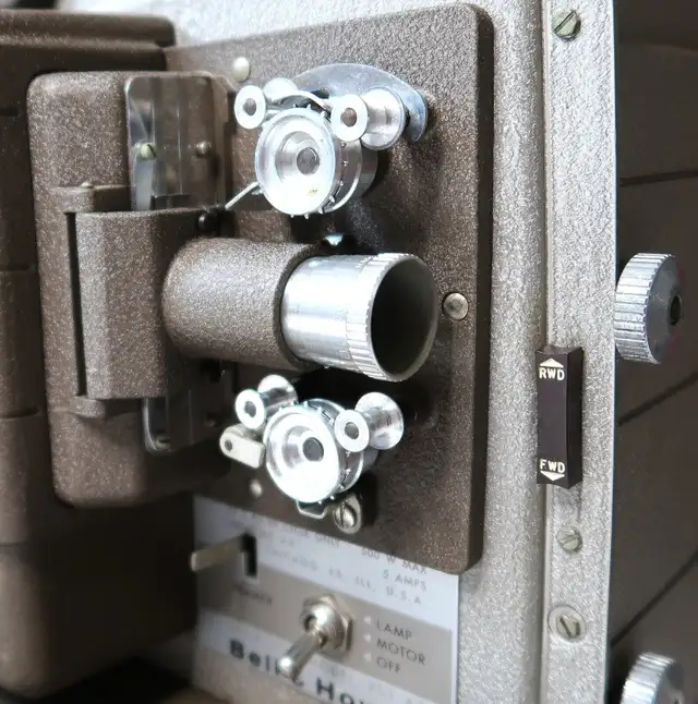 Bell & Howell 253AX Movie Projector in Video & TV Accessories in Ottawa - Image 7