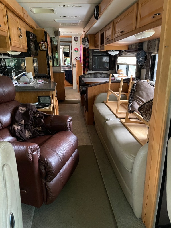 2004 39 foot fleetwood motorhome RVs & Motorhomes Port Alberni Kijiji