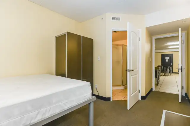 One Room Available in a 4-bed/4-bath Student Apartment in Room Rentals & Roommates in Kitchener / Waterloo - Image 8