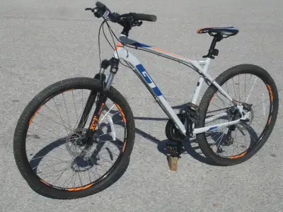 ★★★★★★★★ NO OTHER OFFERS PRICE ONLY $550.00 FIRM & ONLY USED FEW TIMES! ★★★★★★★★ My son is upgrading...