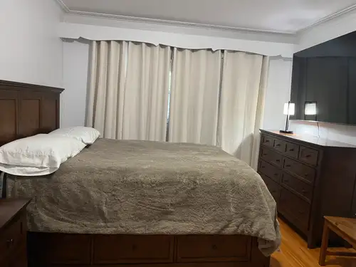 Room in a Nice fully furnished - Metro Fabre Located on Rosemont-La-Petite-Patrie, 3-minute walk fro...