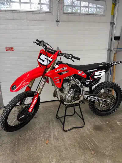 2022 Honda CRF250R in excellent condition and very well maintained. Recently replaced tires Top end...