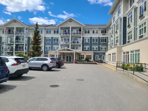 Riverbend Senior Community- 55+ Community Call 250-299-5375 Ground floor Very clean 2 bedroom Large...