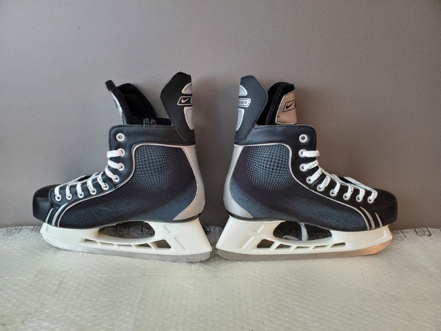 Patins à glace (2 pres X 10-10.5) (3 pres X 10.5-11)/$65.00 pre dans Patins et patins à roulettes  à Ville de Montréal - Image 3