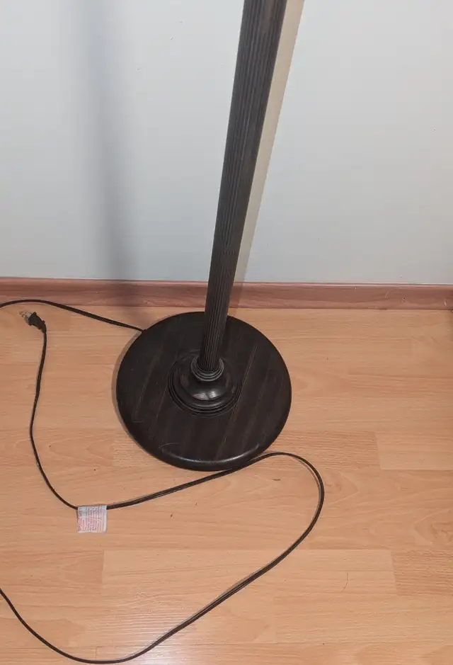 Floor Lamp with Burgundy Shade   in Indoor Lighting & Fans in City of Toronto - Image 3