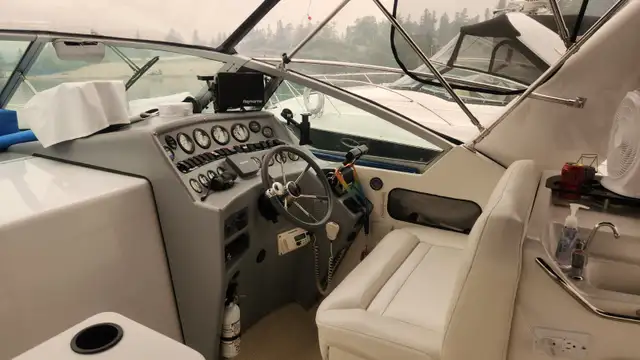 Bateau Thundercraft Express 350 1993 52000$ négo in Powerboats & Motorboats in Lac-Saint-Jean - Image 5