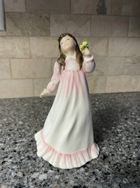 Royal Doulton Figurine Flowers for Mother HN 2454
