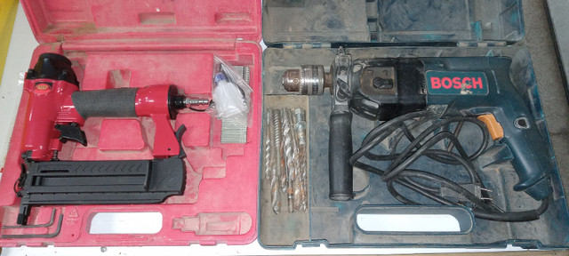 1 Drill percution Bosch 1 Tacker king finition dans Outils à main  à Granby - Image 2