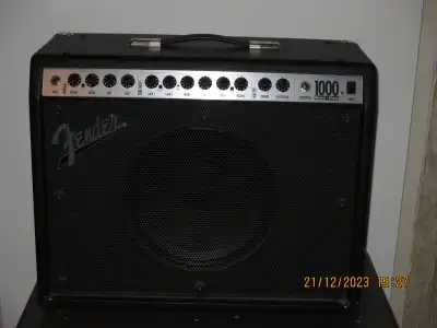 Ampli Fender 300 watts avec housse