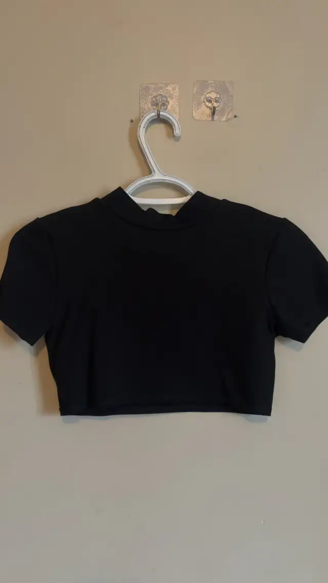 FashionNova top/shorts set xs in Women's - Tops & Outerwear in City of Halifax - Image 2