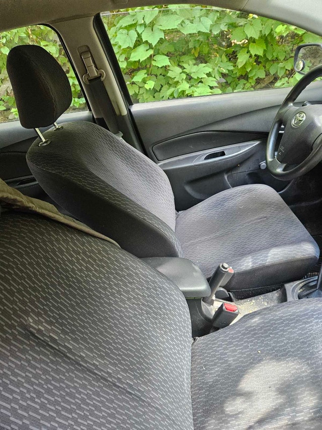 Toyota Yaris — photo 4
