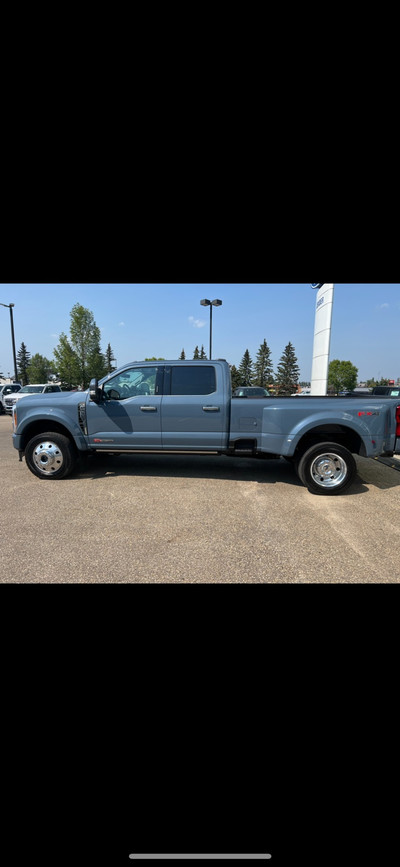 2023 f-450 limited 26,000 km