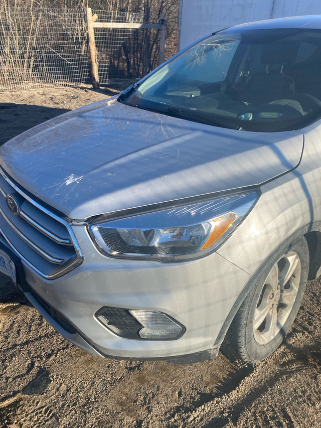 2017 Ford escape se parts vihicle for sale in Cars & Trucks in Kingston - Image 3