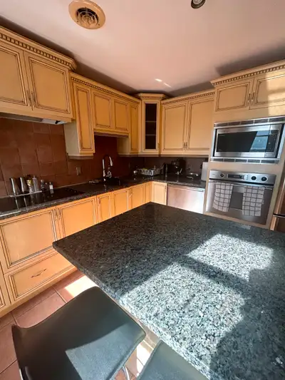Chambre meublée dans un duplex - 965$ tout inclus